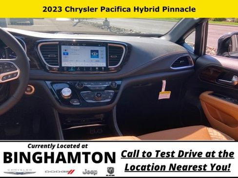 New 2023 Chrysler Pacifica Pinnacle image 17