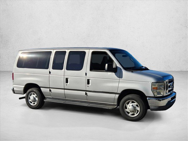 Used 2013 Ford E-350 and Econoline 350 XLT RWD image 3