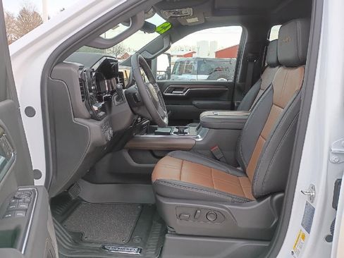 New 2025 Chevrolet Silverado 2500 High Country w/ Technology Package AWD/4WD image 17