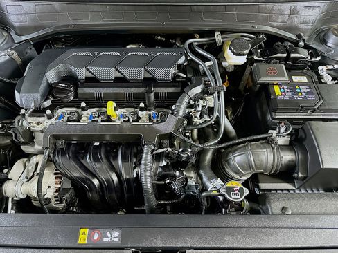 Used 2025 Hyundai Venue SEL image 33