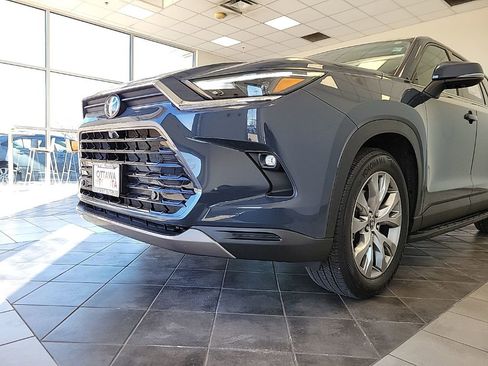 Used 2024 Toyota Grand Highlander Limited image 21