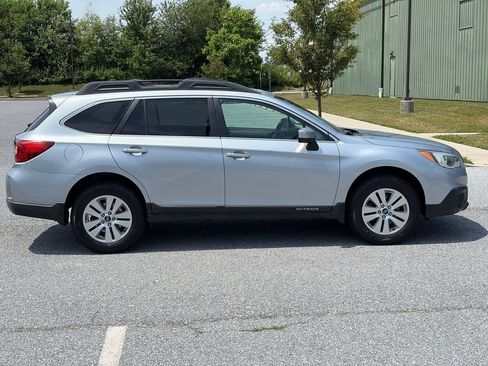 Used 2015 Subaru Outback 2.5i Premium AWD/4WD image 8