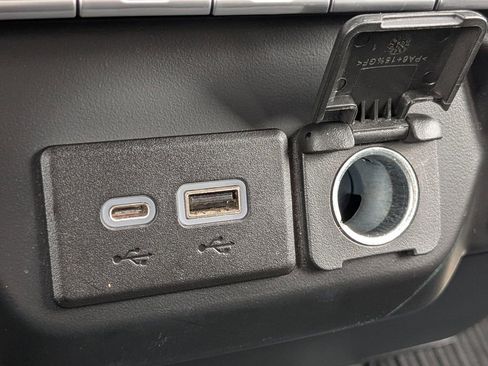 Used 2021 Chevrolet Silverado 1500 Custom image 20