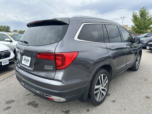 Used 2017 Honda Pilot Touring image 4