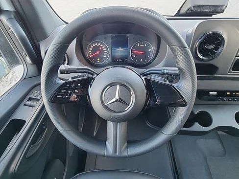 New 2025 Mercedes-Benz Sprinter 2500 image 18