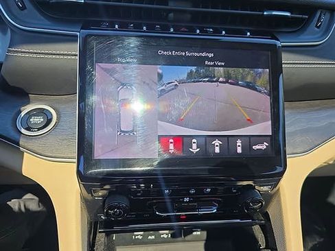 Used 2021 Jeep Grand Cherokee L Limited w/ Luxury Tech Group II image 59