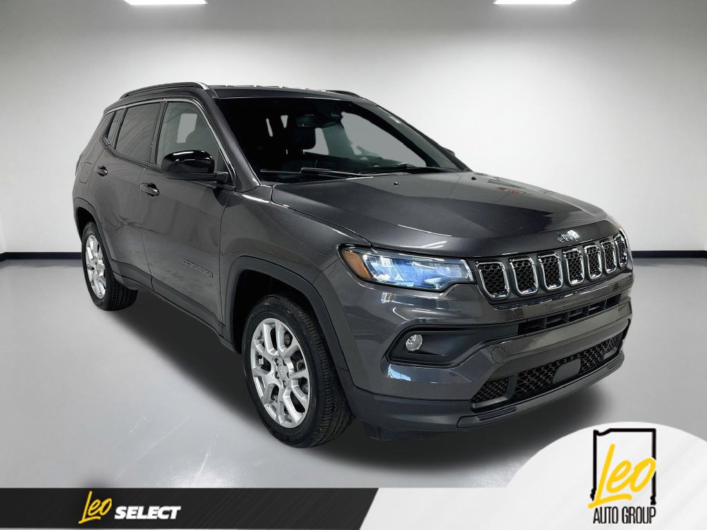 Used 2023 Jeep Compass Latitude AWD/4WD image 5