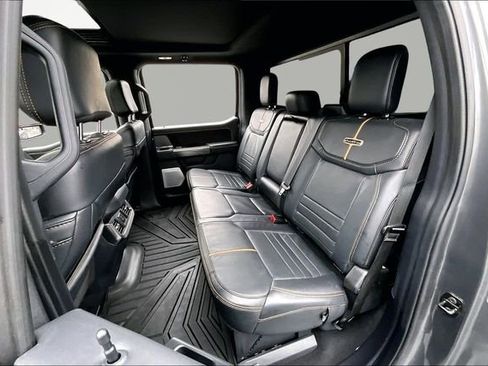 Used 2024 Ford F250 Platinum image 22