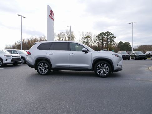 Used 2024 Toyota Grand Highlander Limited image 1