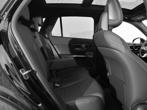 Used 2026 Mercedes-Benz GLC 300 4MATIC image 24