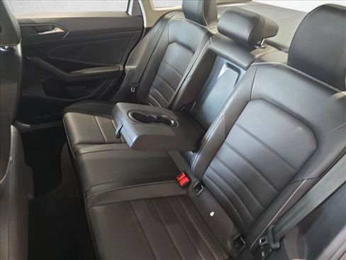Used 2024 Volkswagen Jetta SE FWD image 14