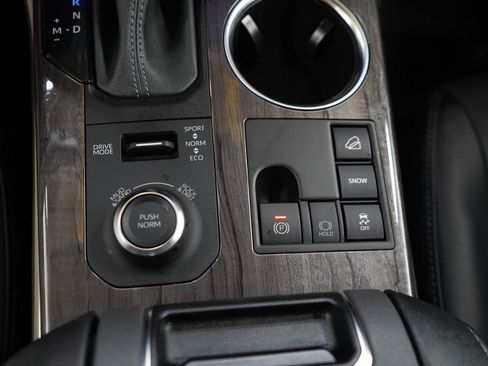 Used 2023 Toyota Highlander Limited AWD/4WD image 25