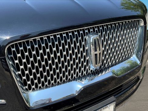 Used 2020 Lincoln Navigator Black Label w/ Cargo Convenience Package AWD/4WD image 32