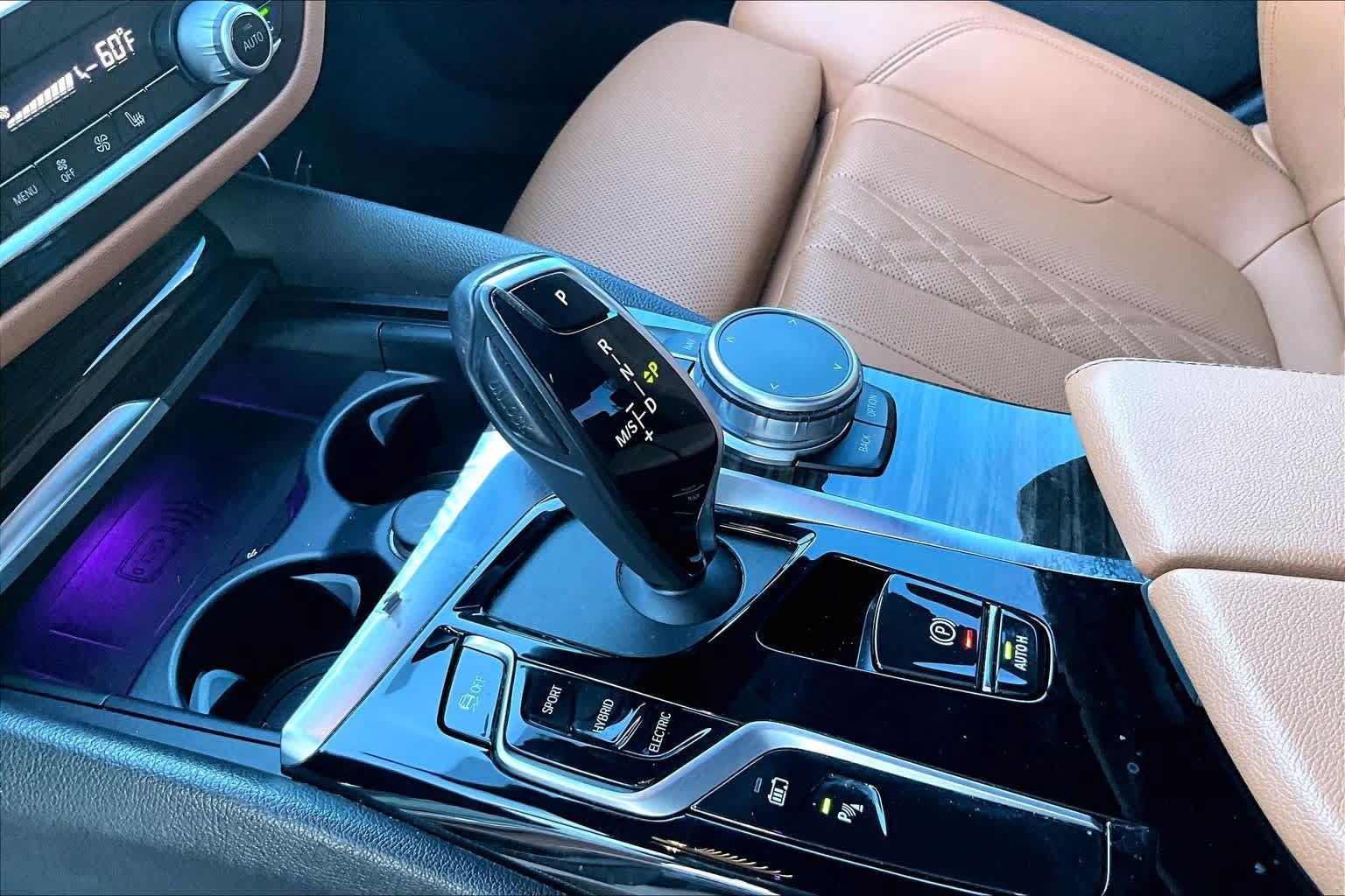 Used 2021 BMW 530e w/ Premium Package RWD image 17