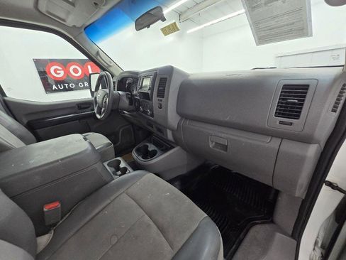 Used 2017 Nissan NV 2500 SV w/ Technology Package RWD image 16