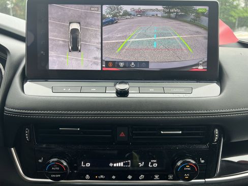 Certified 2026 Nissan Rogue SL AWD/4WD image 6