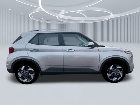 New 2026 Hyundai Venue SEL FWD image 9