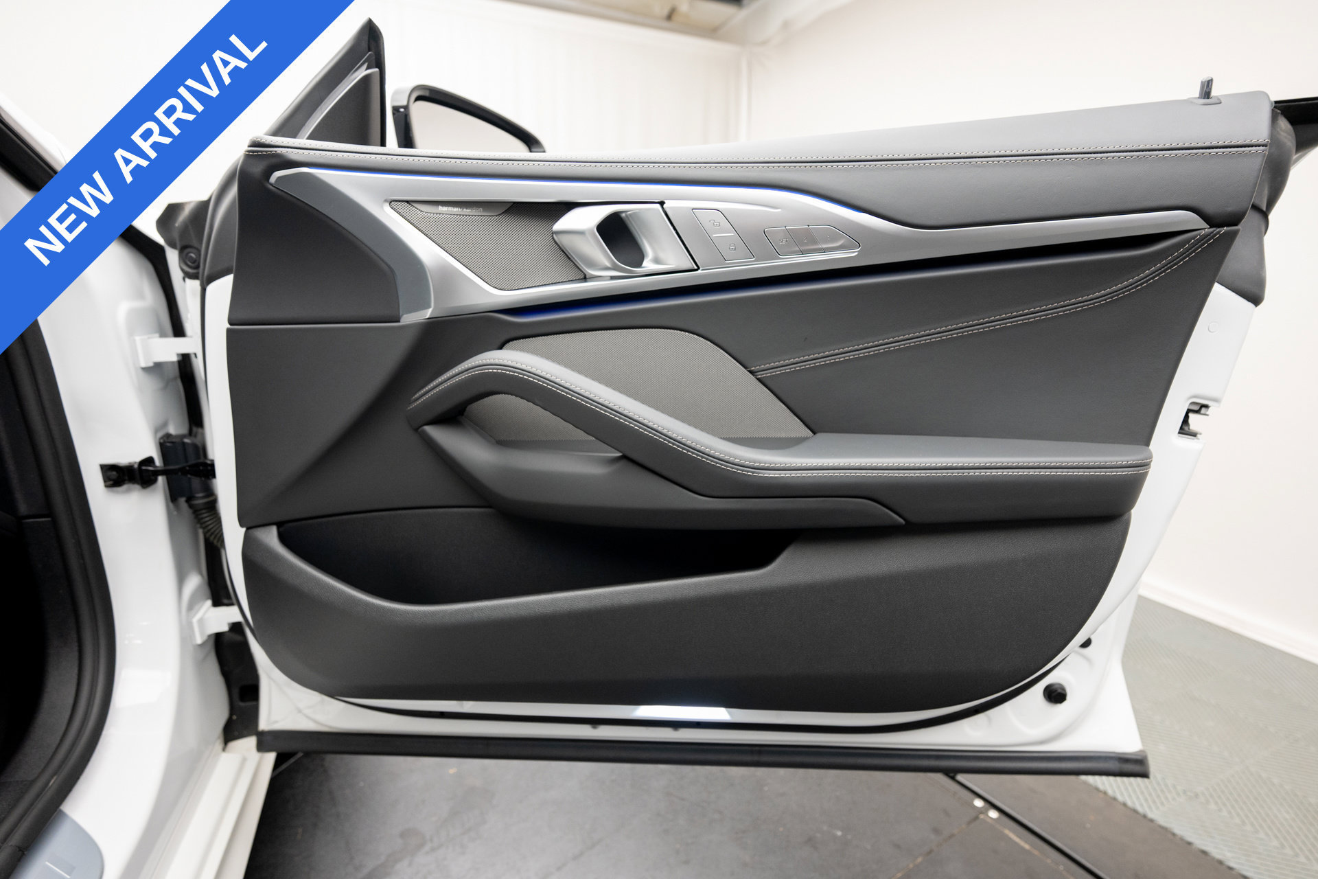 Used 2025 BMW 840i xDrive AWD/4WD image 38
