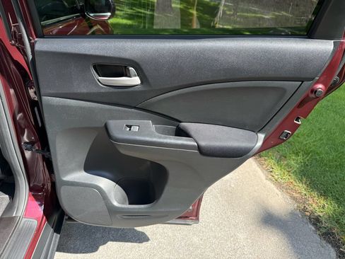 Used 2016 Honda CR-V SE image 29