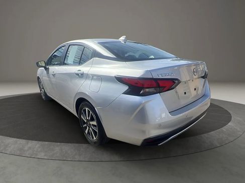 Used 2025 Nissan Versa SV image 7