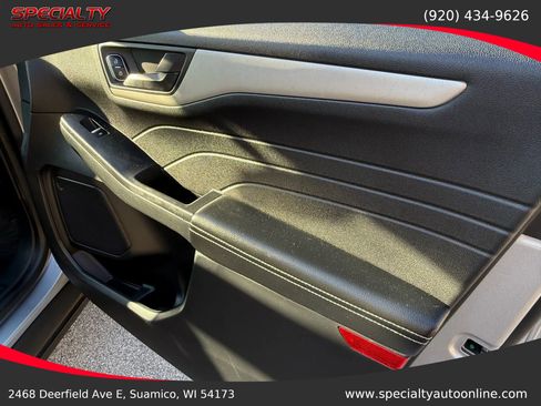 Used 2022 Ford Escape SE image 29