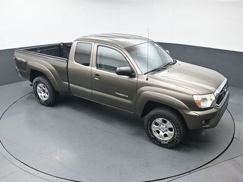 Used 2013 Toyota Tacoma 4x4 Access Cab V6 w/ TRD Off-Road Pkg image 33