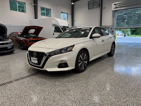 Used 2022 Nissan Altima 2.5 SL AWD/4WD image 1