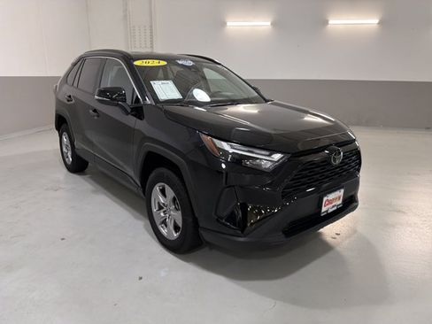 Used 2024 Toyota RAV4 XLE FWD image 4