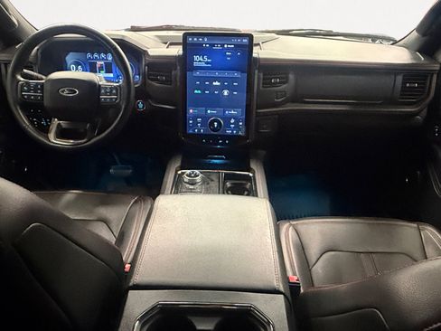 Used 2024 Ford Expedition Limited RWD image 3