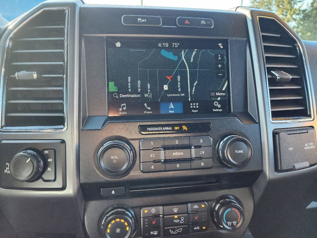 Used 2018 Ford F150 XLT w/ Equipment Group 302A Luxury AWD/4WD image 23
