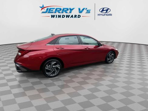 Used 2024 Hyundai Elantra SEL w/ Convenience Package image 8