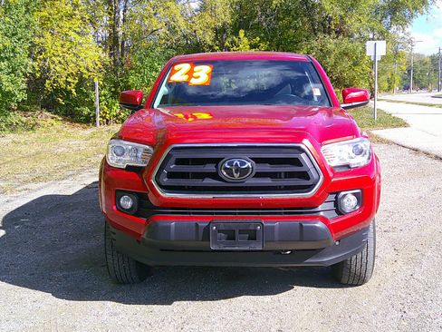 Used 2023 Toyota Tacoma SR5 image 2