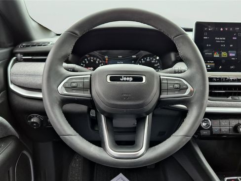 Used 2024 Jeep Compass Latitude w/ Sun and Sound Group AWD/4WD image 11