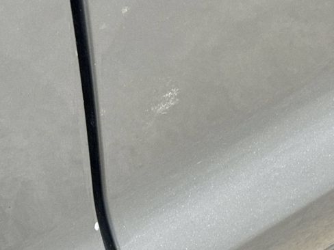Used 2021 Chrysler Pacifica Touring-L FWD image 37