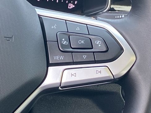 Certified 2025 Volkswagen Jetta SE w/ Sunroof Package FWD image 7