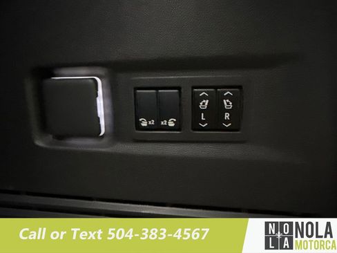 Used 2025 GMC Yukon XL Denali Ultimate w/ LPO, Floor Liner Package image 31