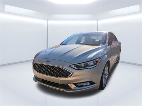 Used 2017 Ford Fusion Platinum image 8