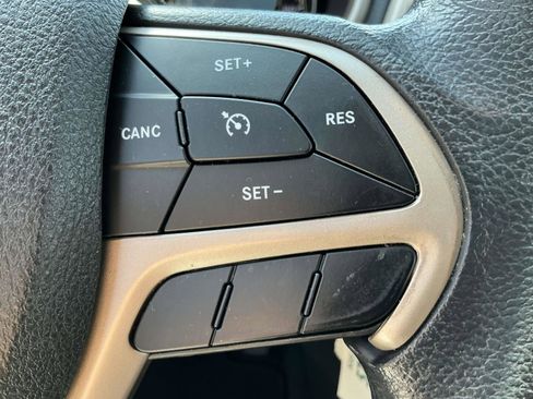 Used 2018 Jeep Cherokee Latitude image 21