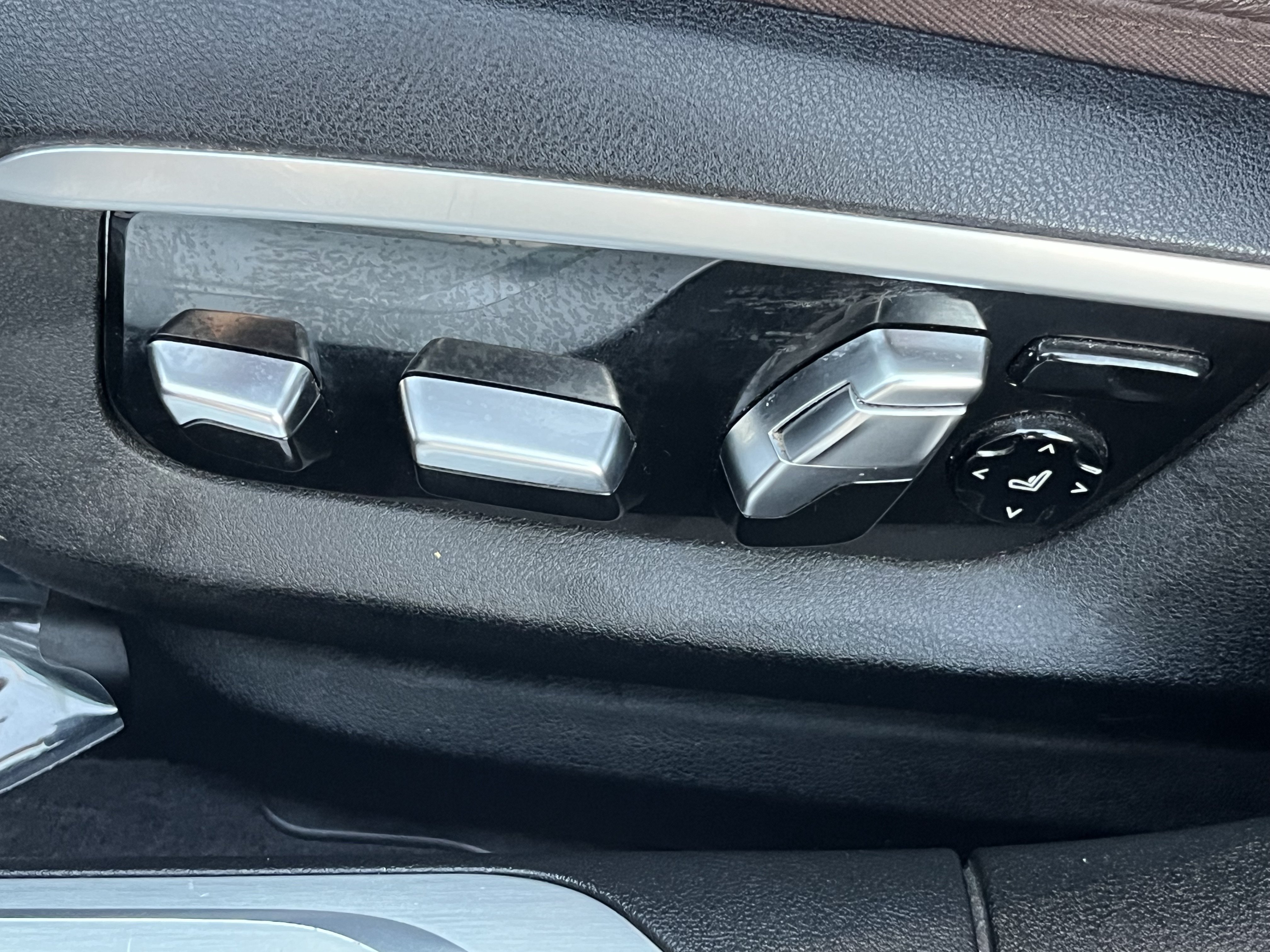 Used 2017 BMW 740i RWD image 28