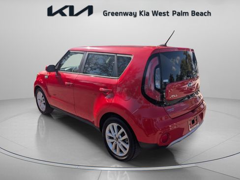 Used 2019 Kia Soul + image 5