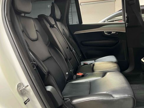 Used 2022 Volvo XC90 T5 Momentum AWD/4WD image 43