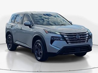 Used 2024 Nissan Rogue SV video 2