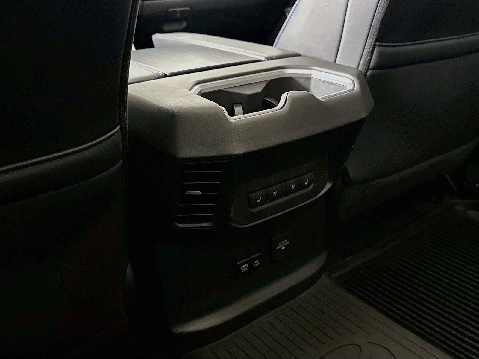 Used 2023 Toyota Tundra Platinum AWD/4WD image 36