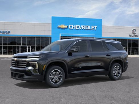 New 2026 Chevrolet Traverse LT w/ Driver Confidence Package FWD image 2