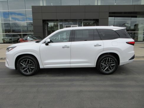 Used 2026 Lexus TX 350 AWD w/ Technology Package image 3