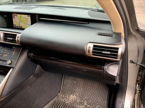 Used 2016 Lexus IS 300 AWD image 18