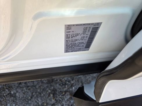 Used 2025 Nissan Murano SV AWD/4WD image 32