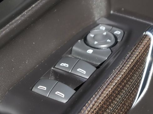 Used 2020 Chevrolet Silverado 1500 LT w/ All-Star Edition RWD image 17