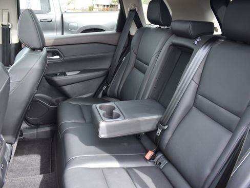 Used 2023 Nissan Rogue SL image 26