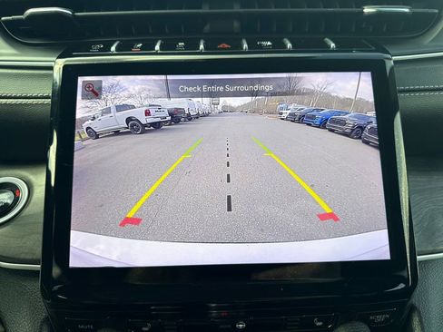 Used 2024 Jeep Grand Cherokee L Limited w/ Black Appearance Package image 24